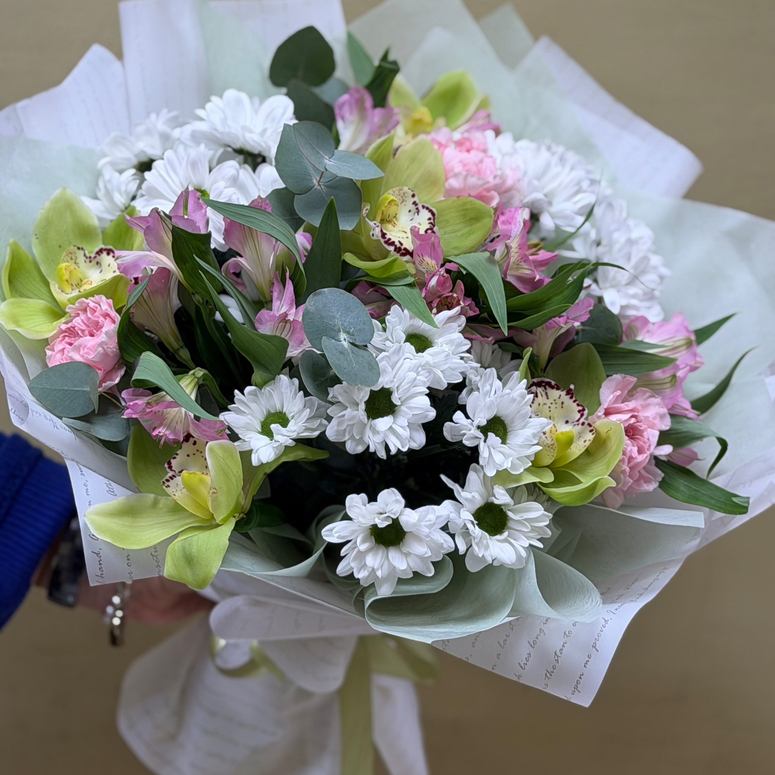 Букеты сборные, композиции